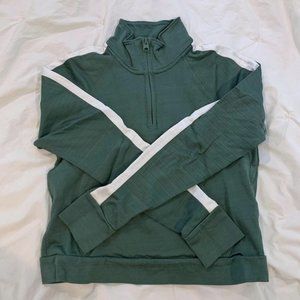 Sporty Quarter zip pull over